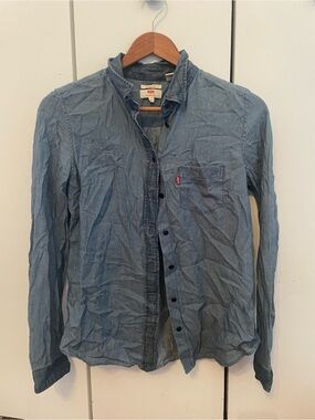 Levi's Chambray Button-Front Shirt in Light Blue